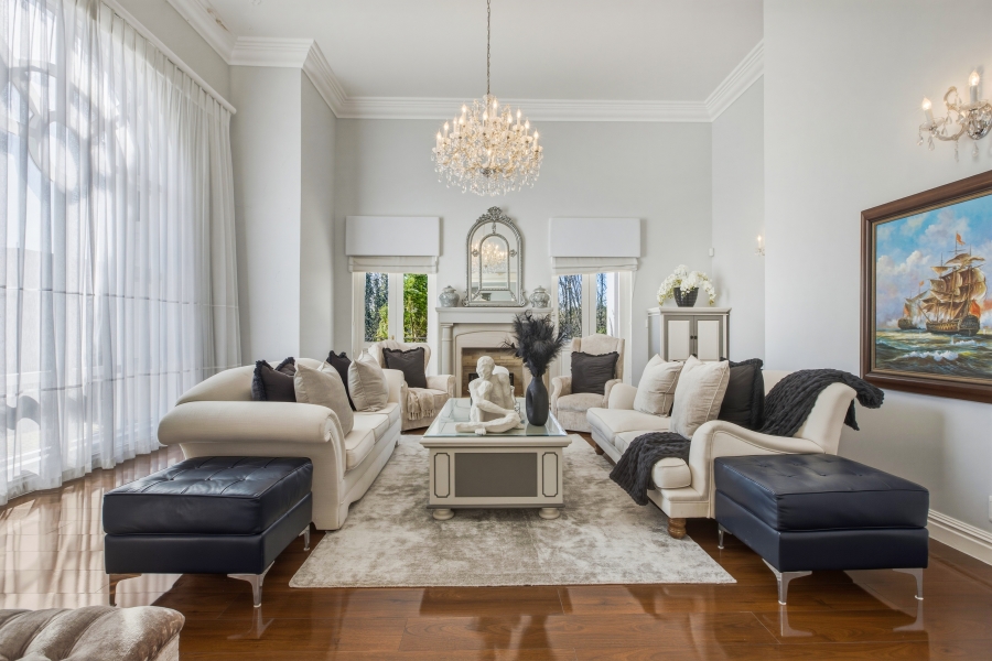 9 Bedroom Property for Sale in Constantia Western Cape